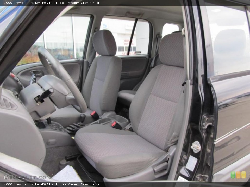 Medium Gray Interior Photo for the 2000 Chevrolet Tracker 4WD Hard Top #40070167