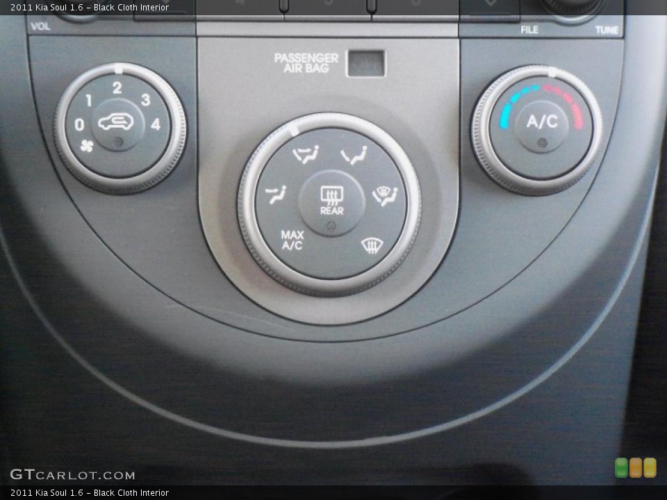 Black Cloth Interior Controls for the 2011 Kia Soul 1.6 #40075551