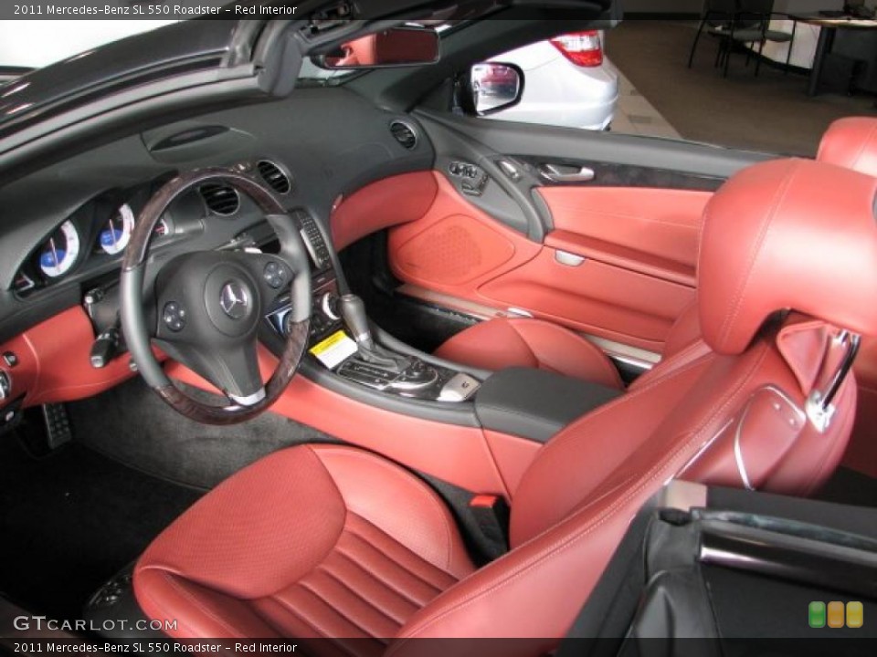 Red Interior Photo for the 2011 Mercedes-Benz SL 550 Roadster #40075923