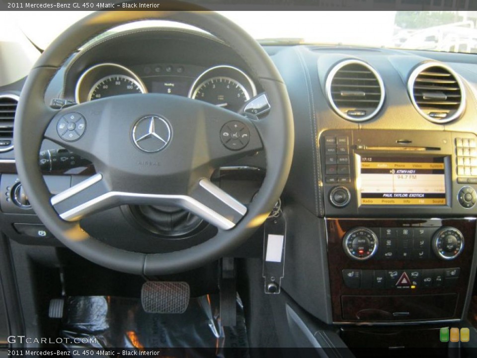 Black Interior Dashboard for the 2011 Mercedes-Benz GL 450 4Matic #40079087