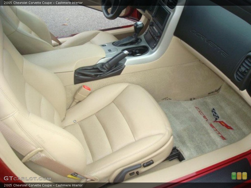 Cashmere Interior Photo for the 2005 Chevrolet Corvette Coupe #40086567
