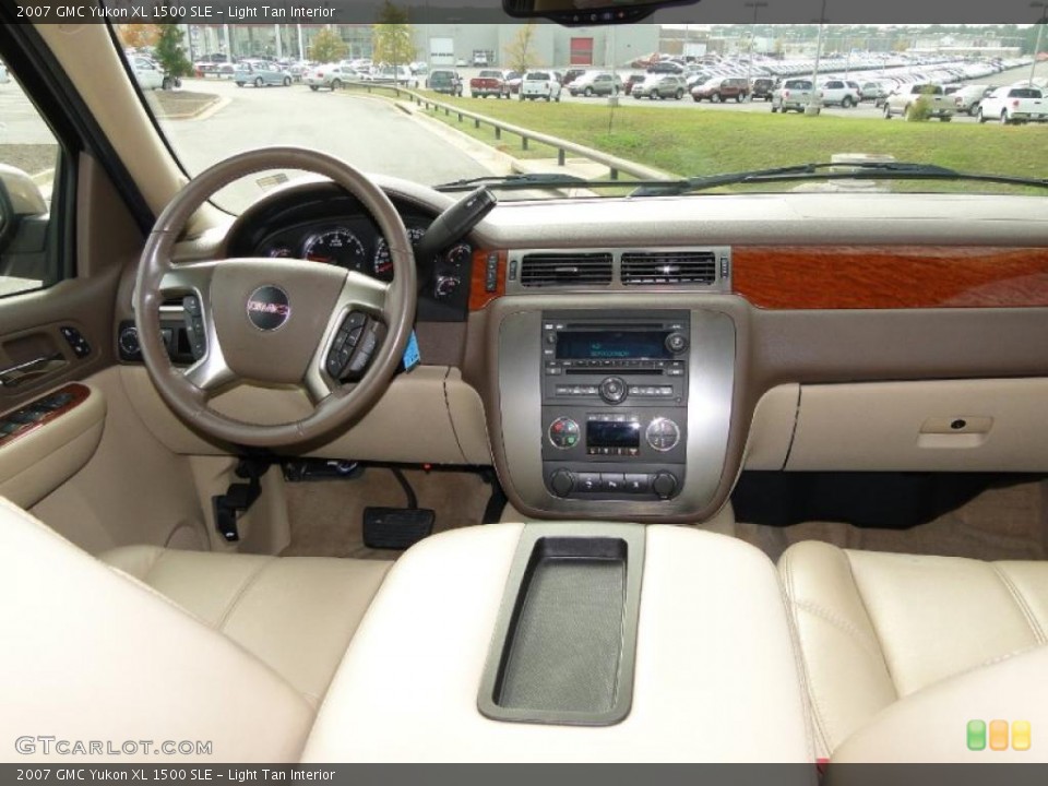 Light Tan 2007 GMC Yukon Interiors