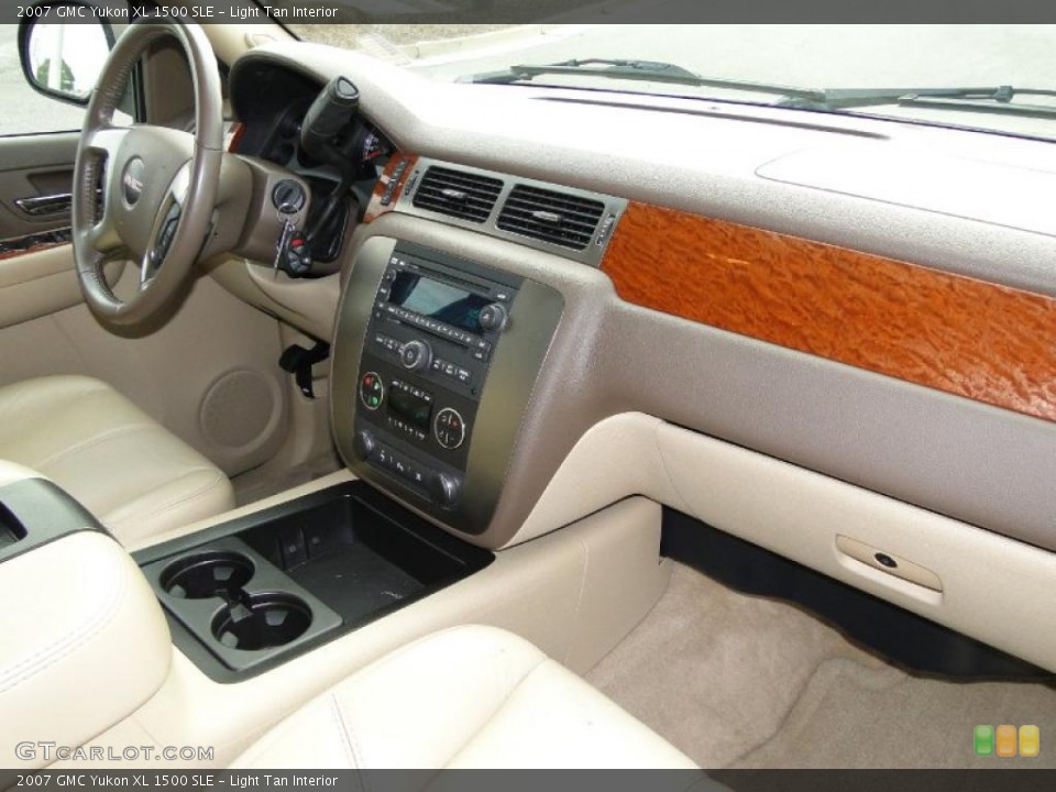 Light Tan Interior Dashboard for the 2007 GMC Yukon XL 1500 SLE #40088507
