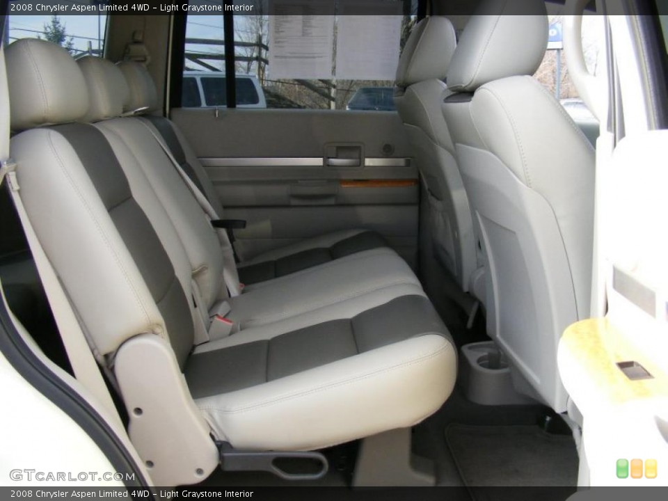 Light Graystone Interior Photo for the 2008 Chrysler Aspen Limited 4WD #40090459