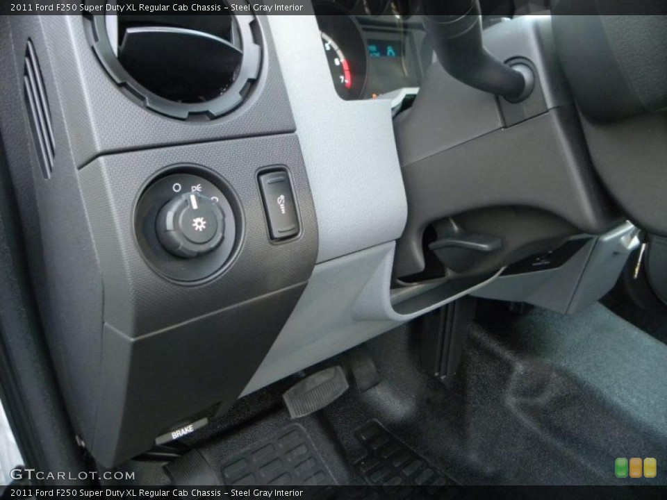 Steel Gray Interior Controls for the 2011 Ford F250 Super Duty XL Regular Cab Chassis #40096347