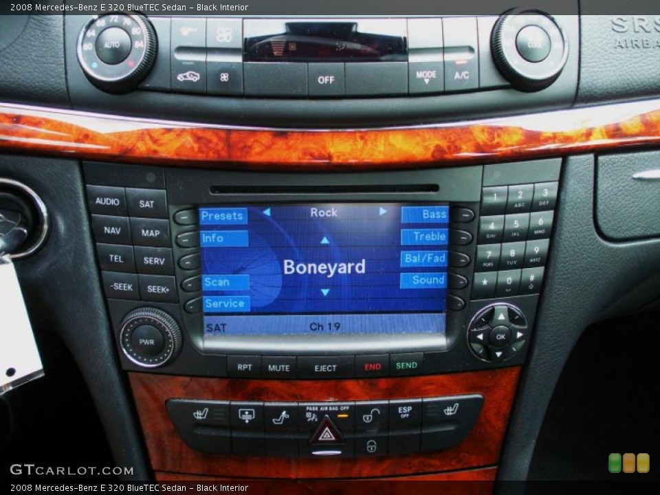 Black Interior Controls for the 2008 Mercedes-Benz E 320 BlueTEC Sedan #40102687