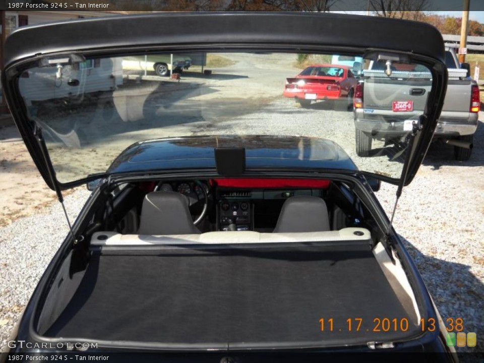 Tan Interior Trunk for the 1987 Porsche 924 S #40112207