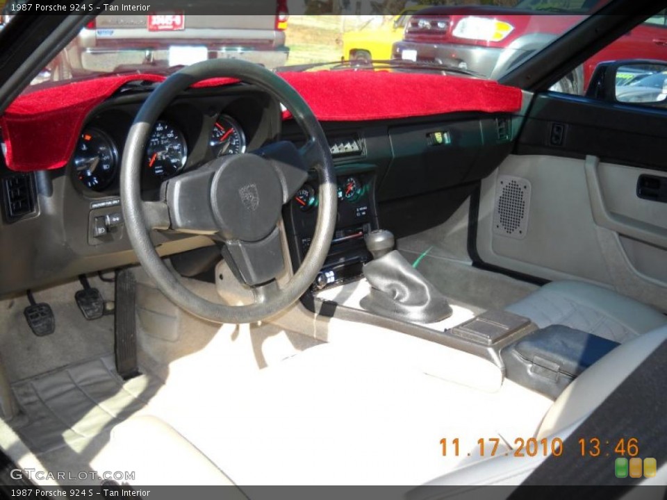 Tan 1987 Porsche 924 Interiors