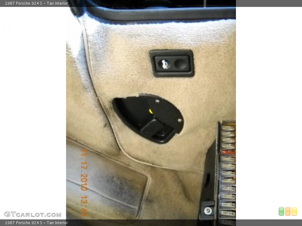 Tan Interior Controls for the 1987 Porsche 924 S #40112715
