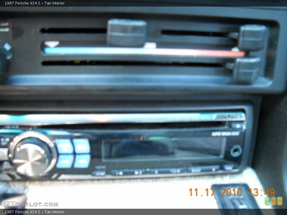 Tan Interior Controls for the 1987 Porsche 924 S #40112827