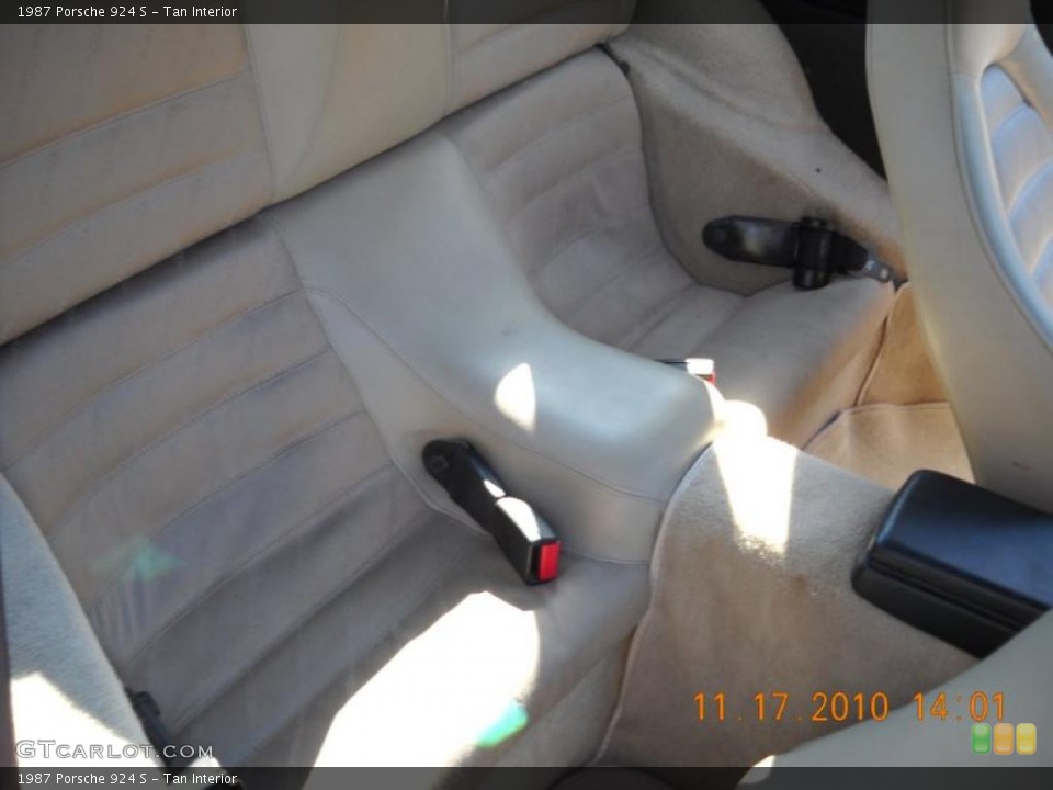 Tan Interior Photo for the 1987 Porsche 924 S #40113091