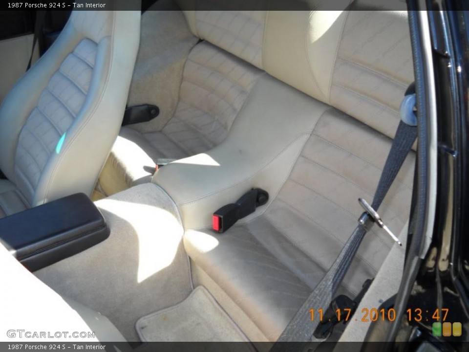 Tan Interior Photo for the 1987 Porsche 924 S #40113107