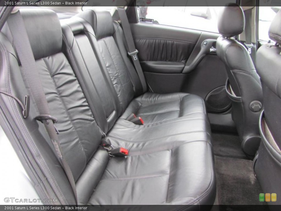 Black Interior Photo for the 2001 Saturn L Series L300 Sedan #40117951