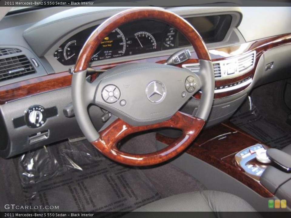 Black Interior Dashboard for the 2011 Mercedes-Benz S 550 Sedan #40120051