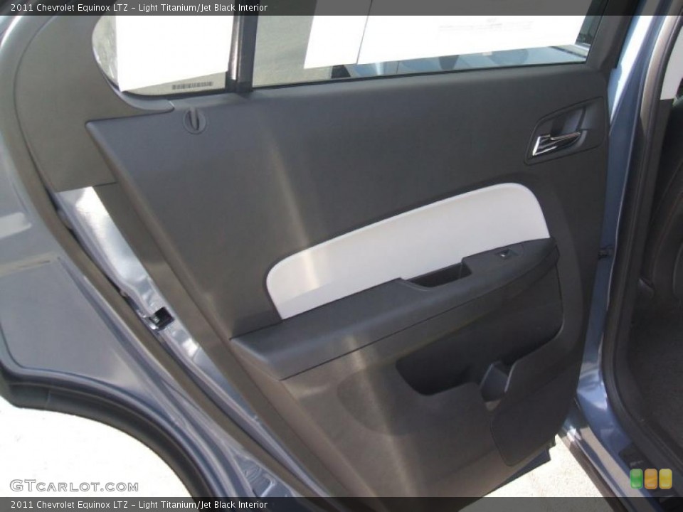 Light Titanium/Jet Black Interior Door Panel for the 2011 Chevrolet Equinox LTZ #40127440