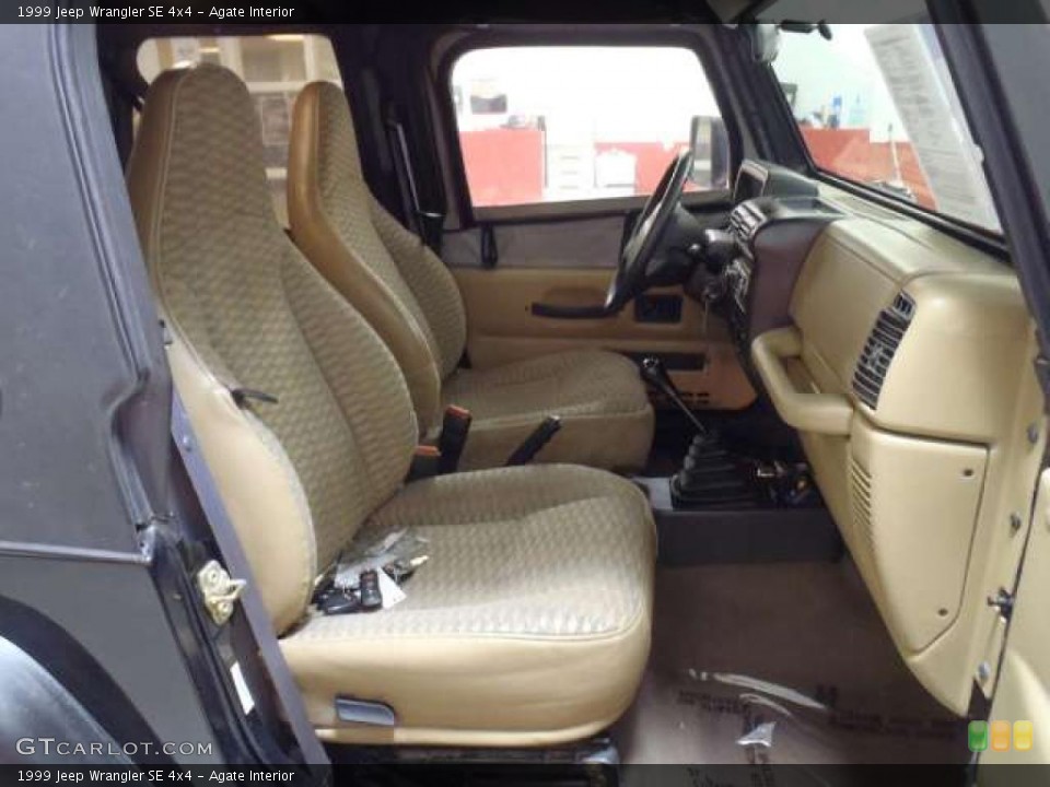Agate Interior Photo for the 1999 Jeep Wrangler SE 4x4 #40138177