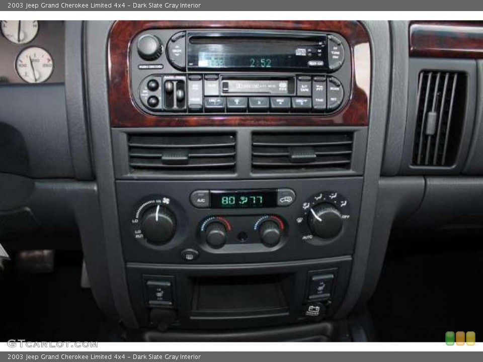 Dark Slate Gray Interior Controls for the 2003 Jeep Grand Cherokee Limited 4x4 #40138421