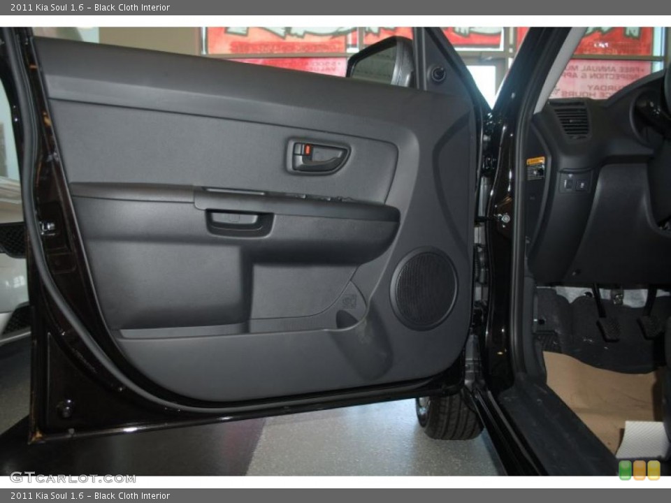 Black Cloth Interior Door Panel for the 2011 Kia Soul 1.6 #40143009