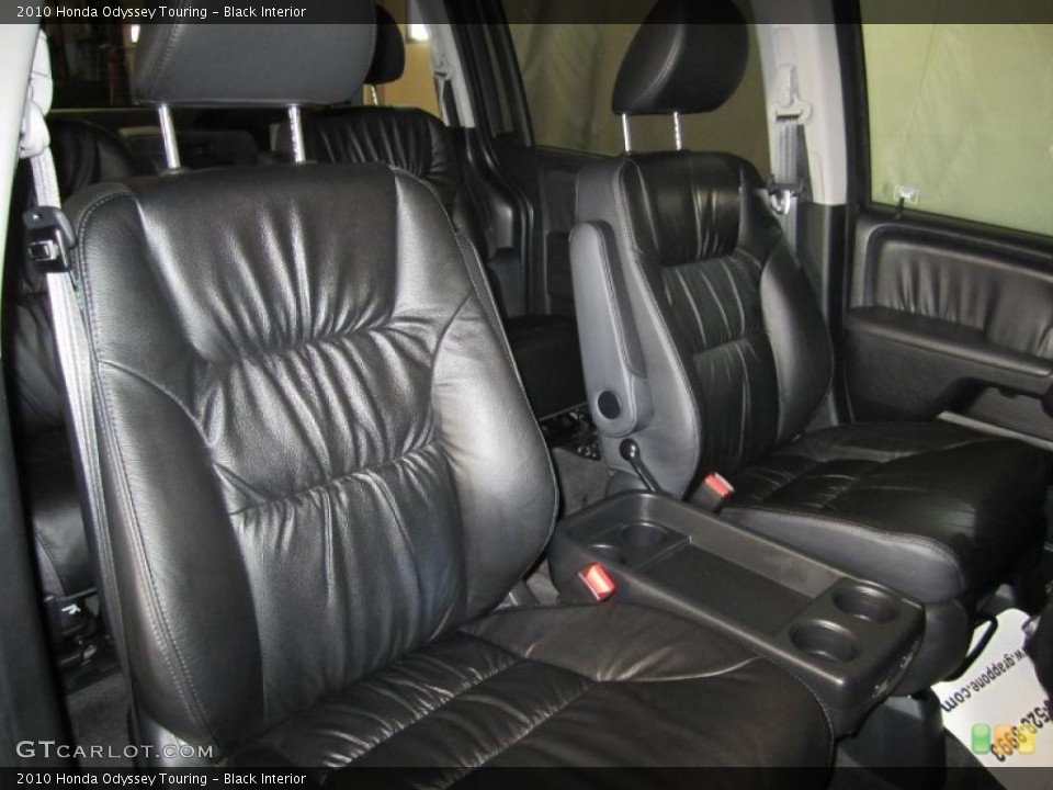 Black Interior Photo for the 2010 Honda Odyssey Touring #40150161