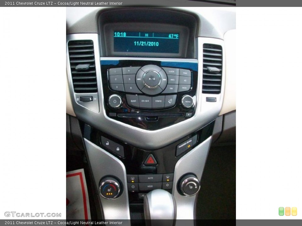 Cocoa/Light Neutral Leather Interior Controls for the 2011 Chevrolet Cruze LTZ #40151913