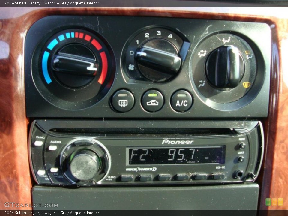 Gray Moquette Interior Controls for the 2004 Subaru Legacy L Wagon #40153837