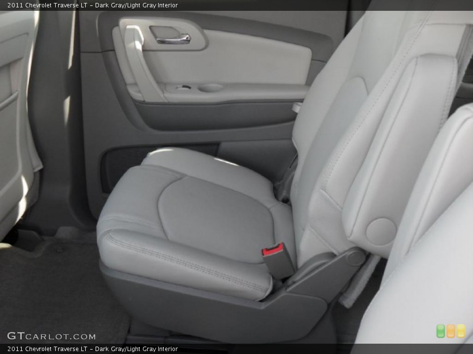 Dark Gray/Light Gray Interior Photo for the 2011 Chevrolet Traverse LT #40157173