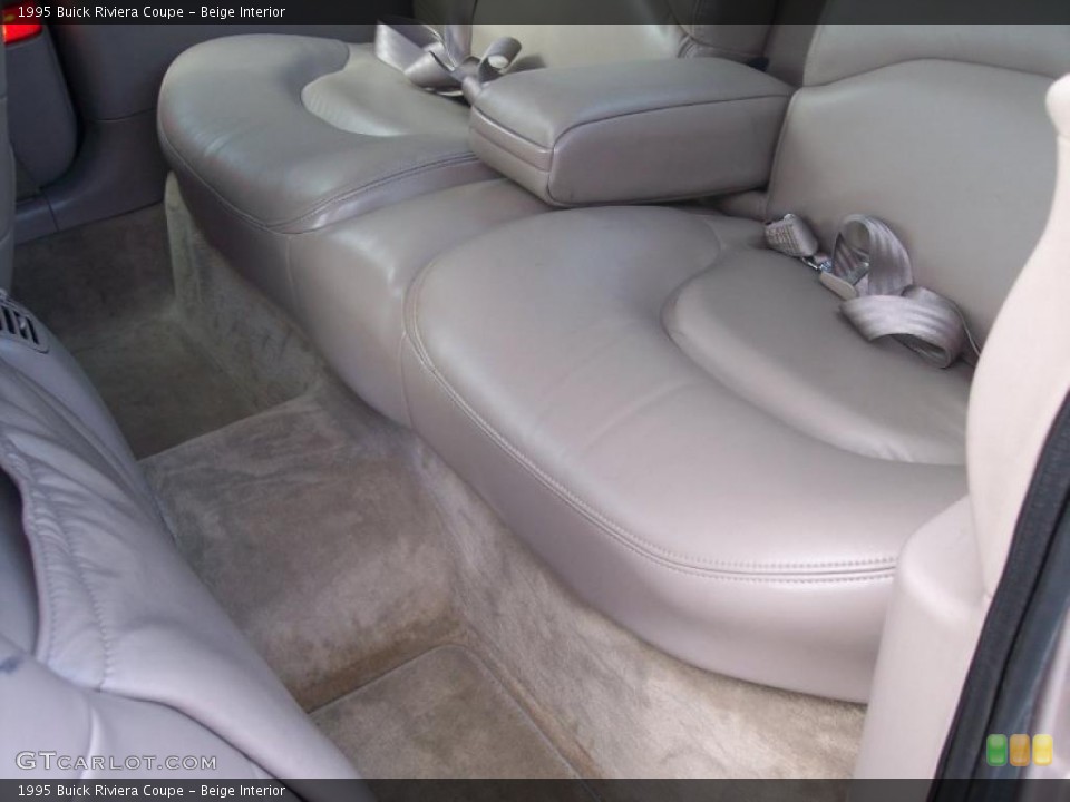 Beige Interior Photo for the 1995 Buick Riviera Coupe #40173173