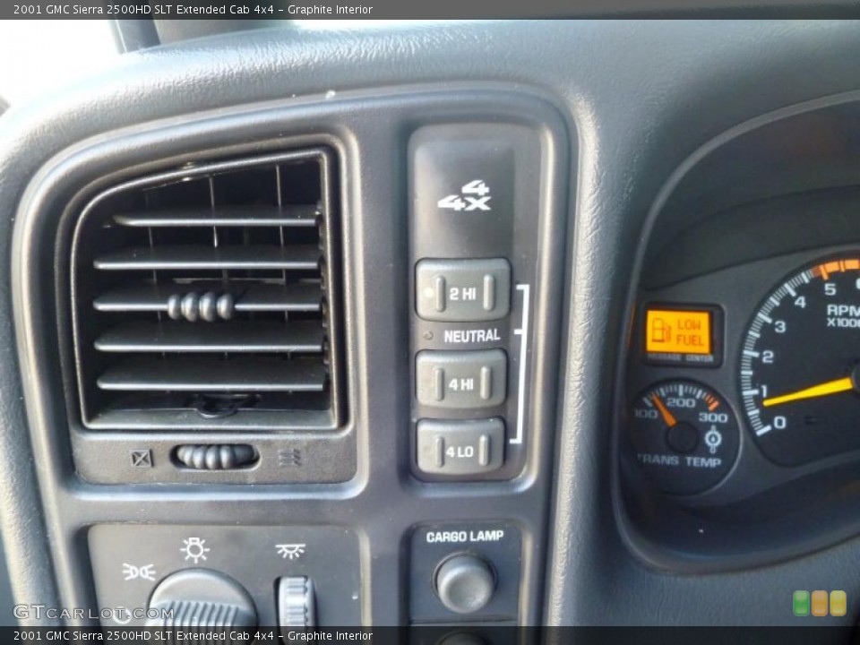 Graphite Interior Controls for the 2001 GMC Sierra 2500HD SLT Extended Cab 4x4 #40174157