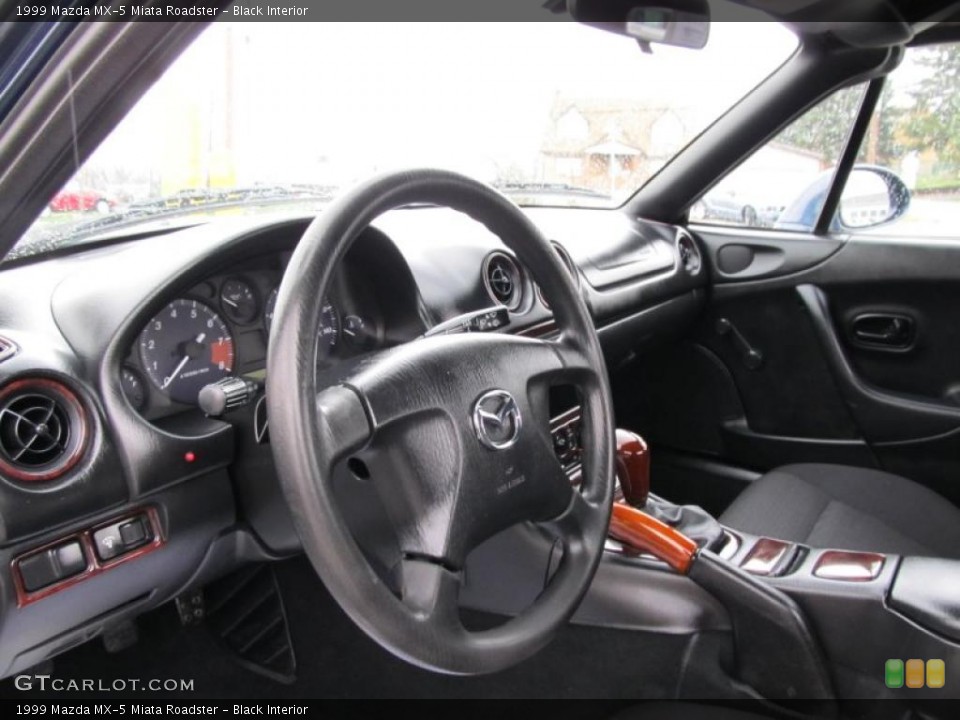 Black Interior Photo for the 1999 Mazda MX-5 Miata Roadster #40174989