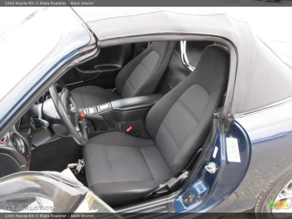 Black Interior Photo for the 1999 Mazda MX-5 Miata Roadster #40175005