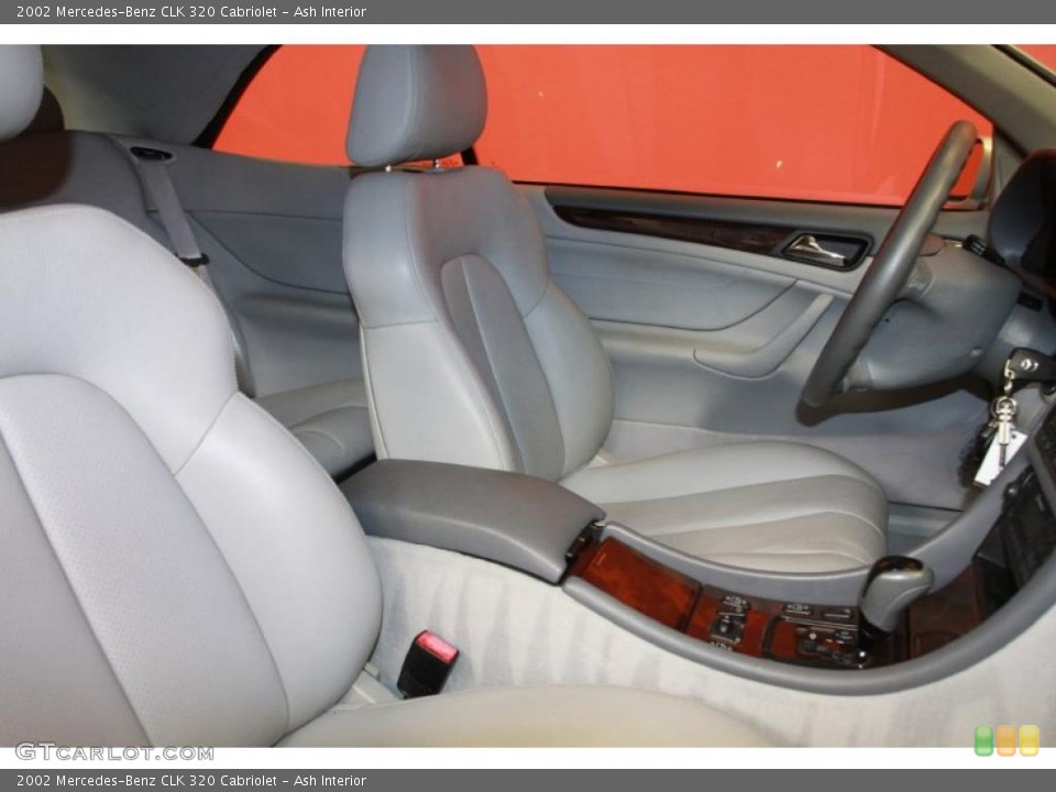 Ash Interior Photo for the 2002 Mercedes-Benz CLK 320 Cabriolet #40185423