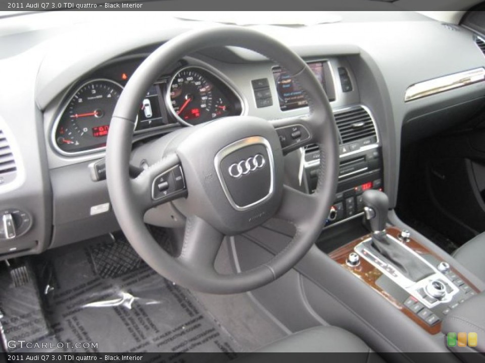 Black 2011 Audi Q7 Interiors