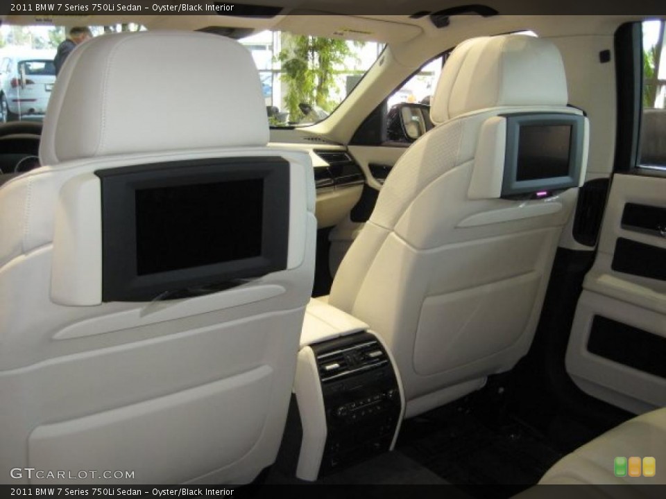 Oyster/Black Interior Photo for the 2011 BMW 7 Series 750Li Sedan #40188291