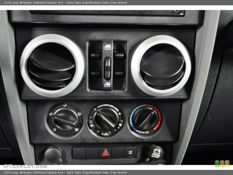 Dark Slate Gray/Medium Slate Gray Interior Controls for the 2009 Jeep Wrangler Unlimited Sahara 4x4 #40190260