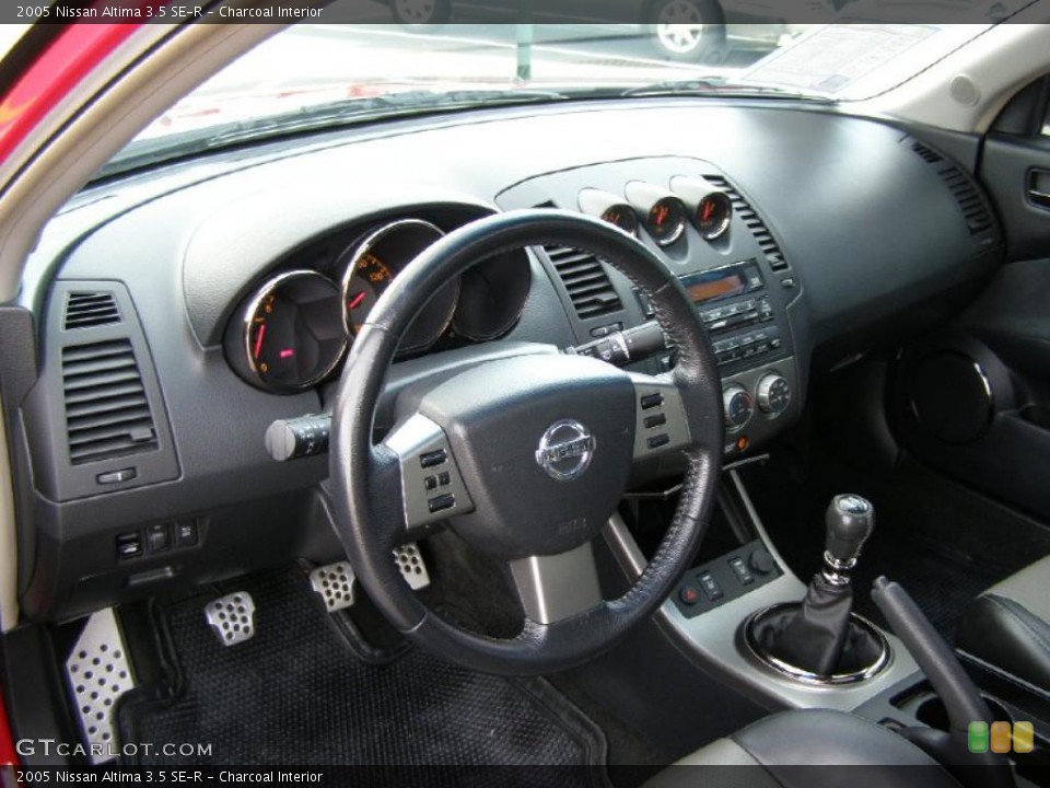 Charcoal Interior Dashboard For The 2005 Nissan Altima 3 5