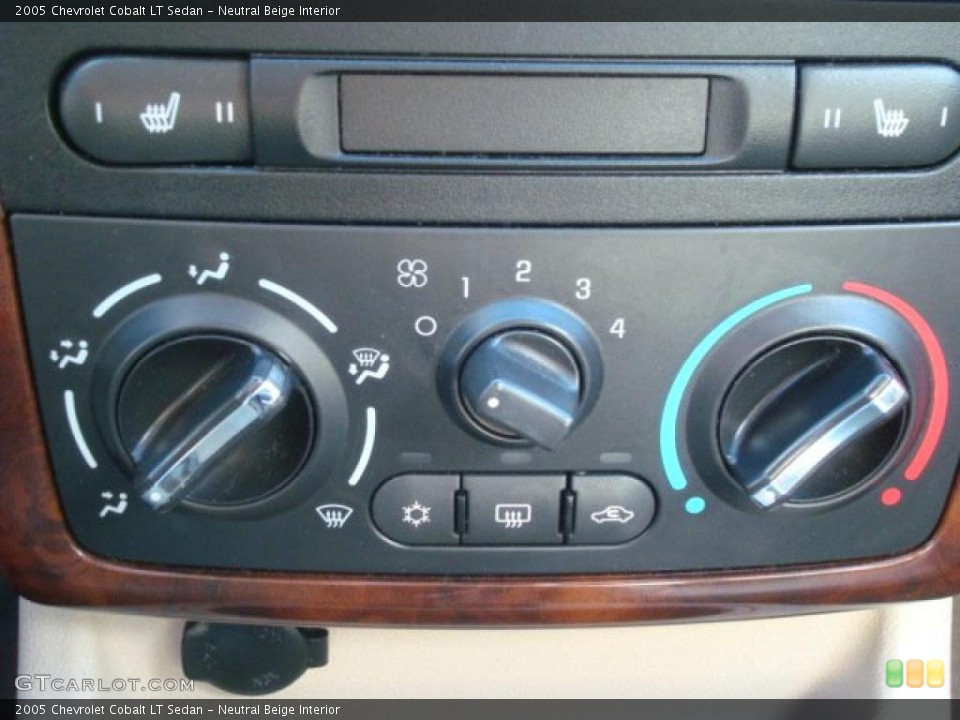 Neutral Beige Interior Controls for the 2005 Chevrolet Cobalt LT Sedan #40202664