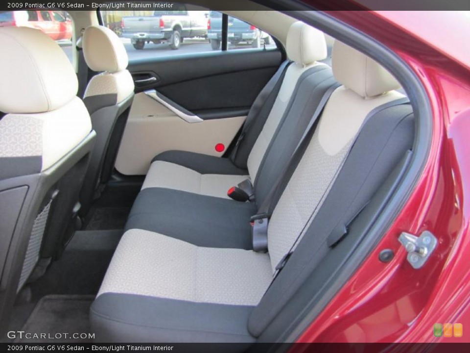 Ebony/Light Titanium Interior Photo for the 2009 Pontiac G6 V6 Sedan #40216089