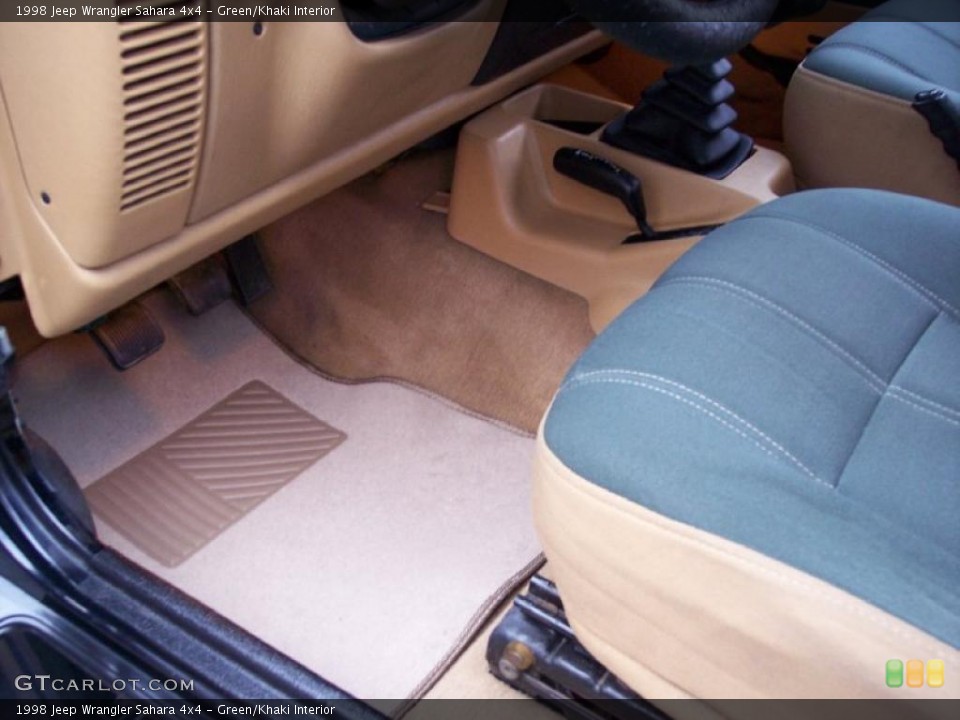 Green/Khaki Interior Photo for the 1998 Jeep Wrangler Sahara 4x4 #40229270