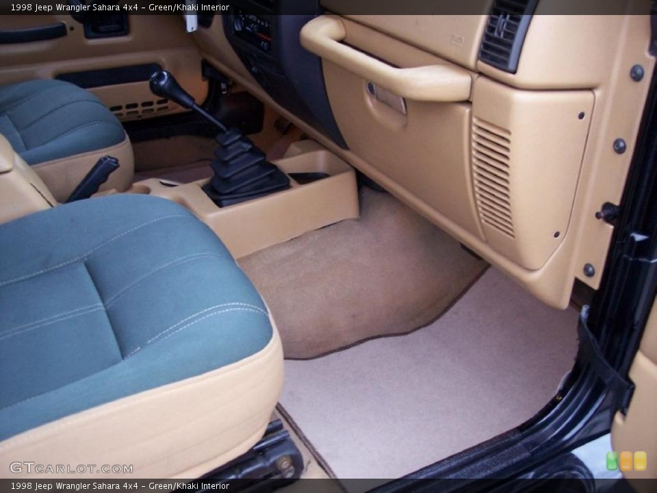 Green/Khaki Interior Photo for the 1998 Jeep Wrangler Sahara 4x4 #40229354