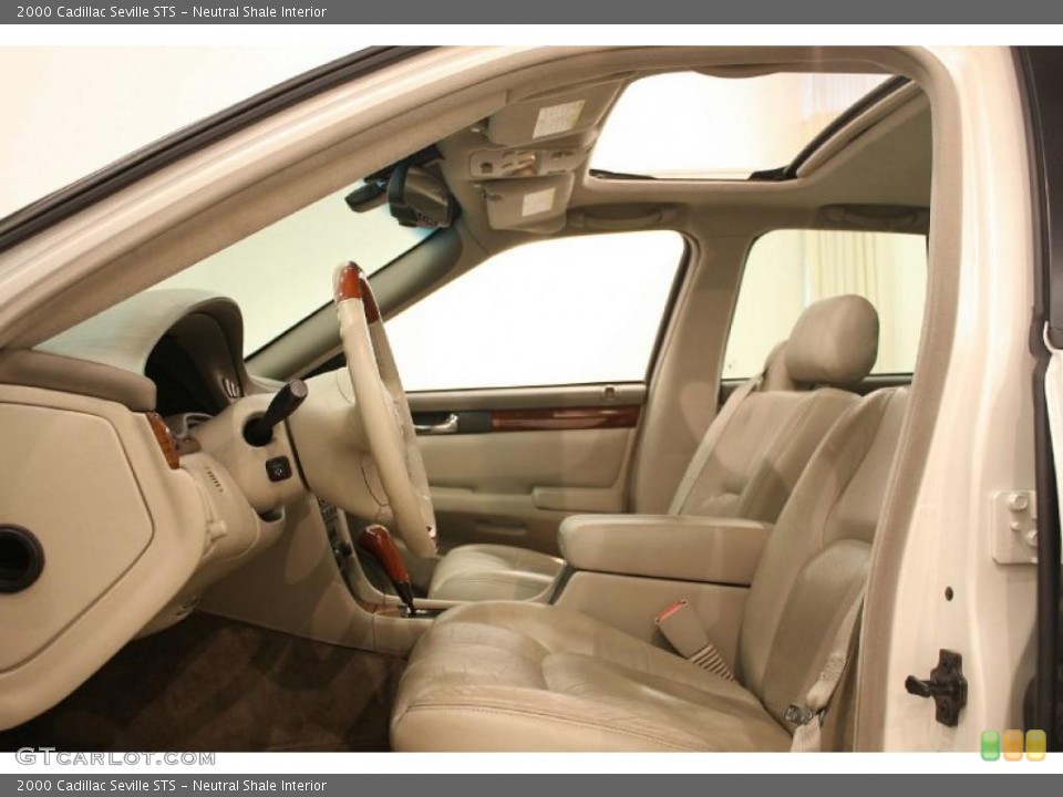 Neutral Shale Interior Photo for the 2000 Cadillac Seville STS #40234158