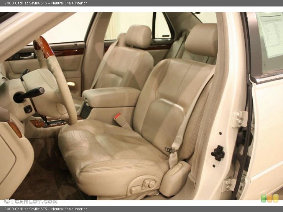 Neutral Shale Interior Photo for the 2000 Cadillac Seville STS #40234170