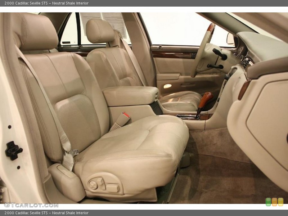Neutral Shale Interior Photo for the 2000 Cadillac Seville STS #40234302