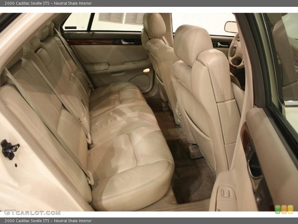 Neutral Shale Interior Photo for the 2000 Cadillac Seville STS #40234318