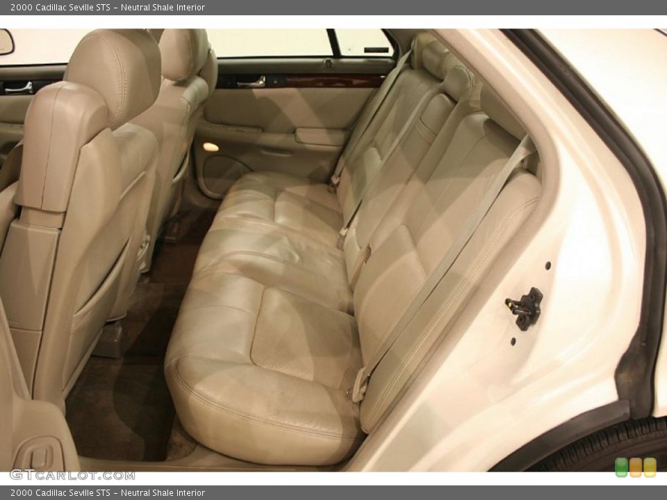 Neutral Shale Interior Photo for the 2000 Cadillac Seville STS #40234334