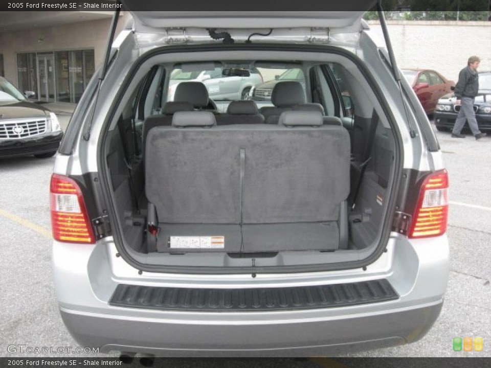 Shale Interior Trunk for the 2005 Ford Freestyle SE #40237858