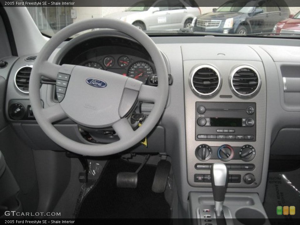 Shale Interior Dashboard for the 2005 Ford Freestyle SE #40237934