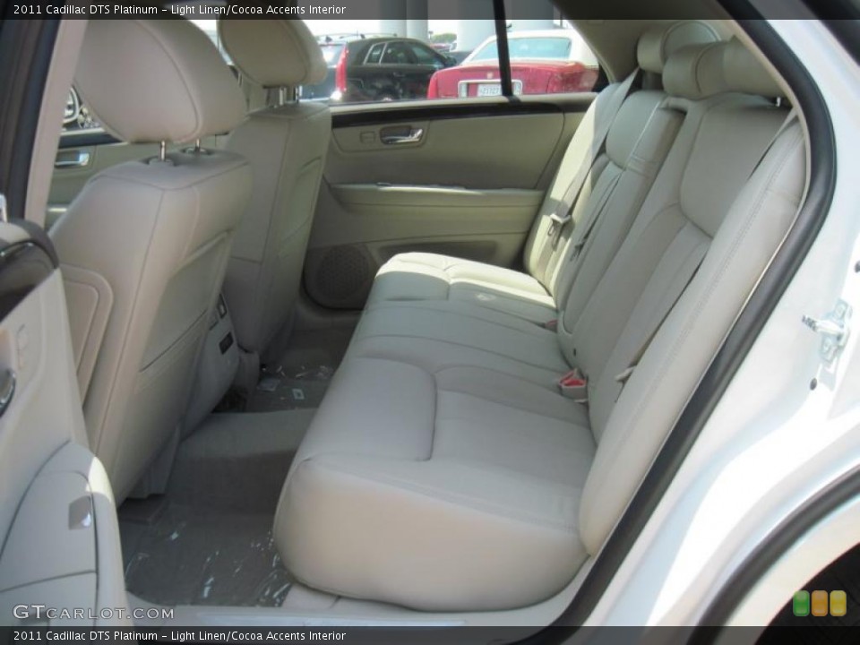 Light Linen/Cocoa Accents Interior Photo for the 2011 Cadillac DTS Platinum #40254467