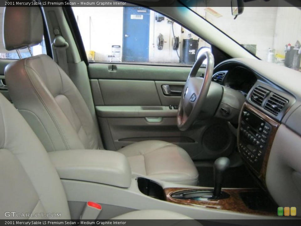 Medium Graphite Interior Photo for the 2001 Mercury Sable LS Premium Sedan #40265950
