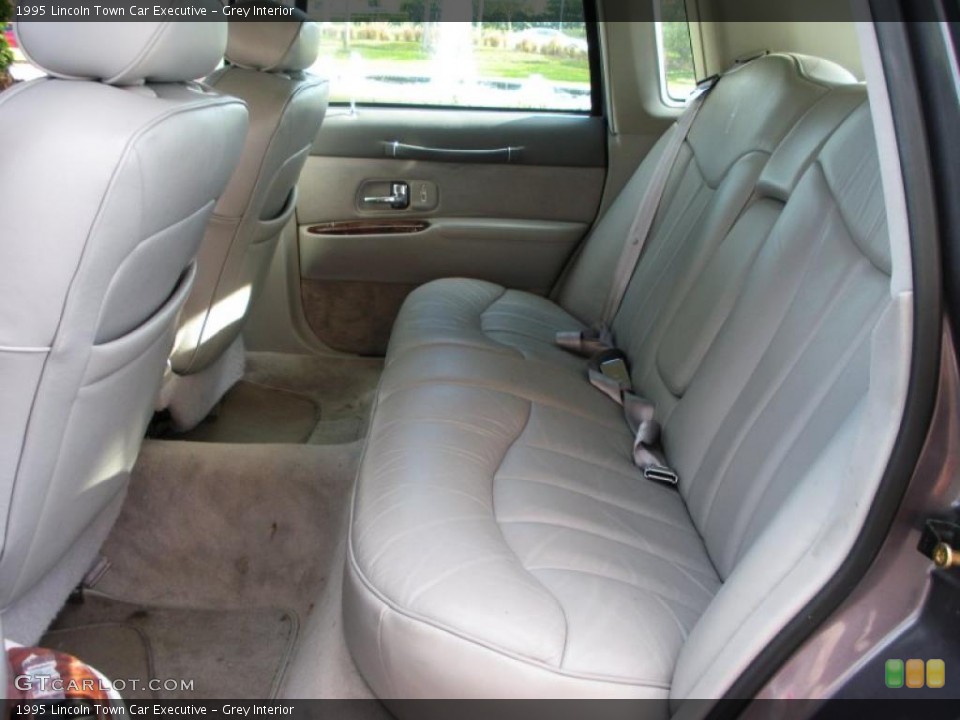 Grey Interior Photo for the 1995 Lincoln Town Car Executive #40267878