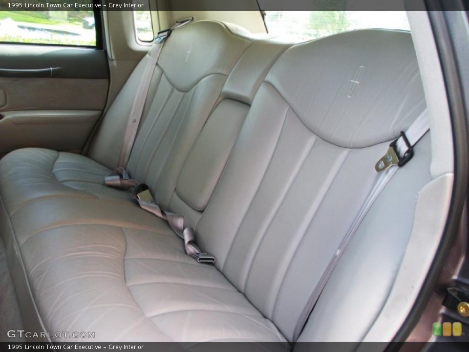 Grey Interior Photo for the 1995 Lincoln Town Car Executive #40267894